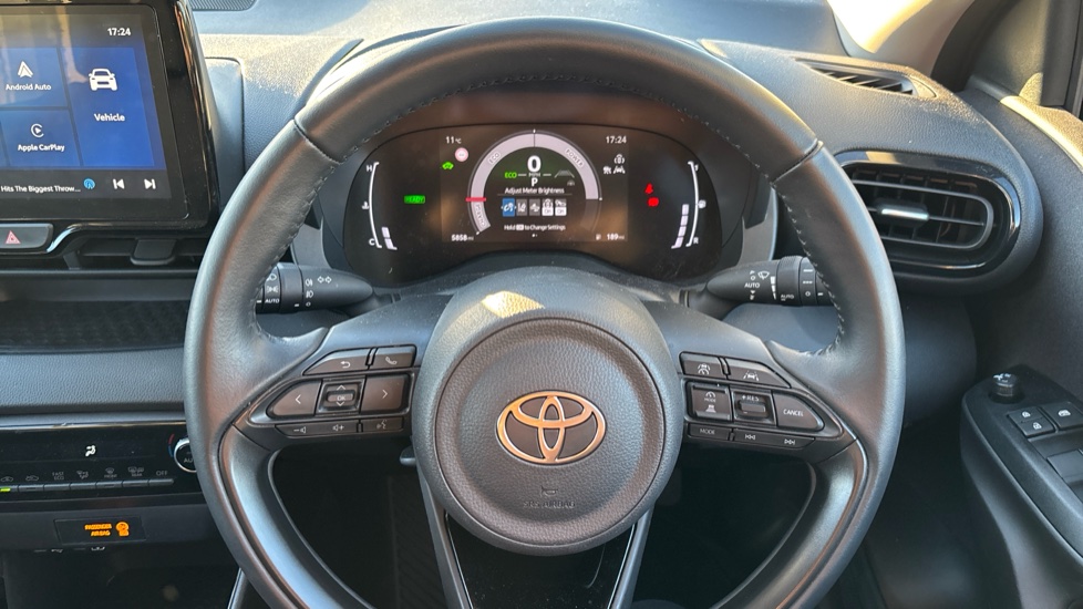 Toyota Yaris 1.5 Hybrid Design 5dr CVT Hybrid Hatchback - Image 7