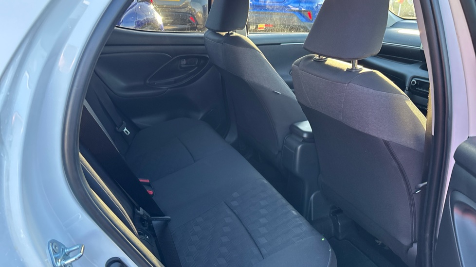 Toyota Yaris 1.5 Hybrid Design 5dr CVT Hybrid Hatchback - Image 8