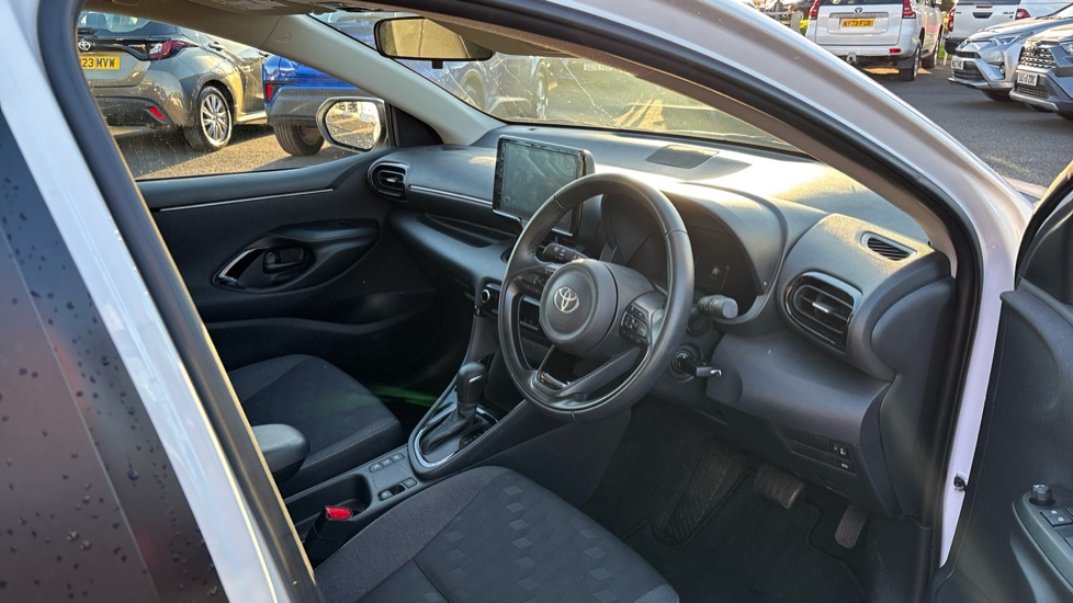 Toyota Yaris 1.5 Hybrid Design 5dr CVT Hybrid Hatchback - Image 12
