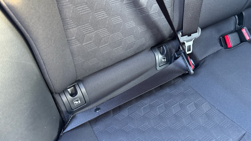 Toyota Yaris 1.5 Hybrid Design 5dr CVT Hybrid Hatchback - Image 14