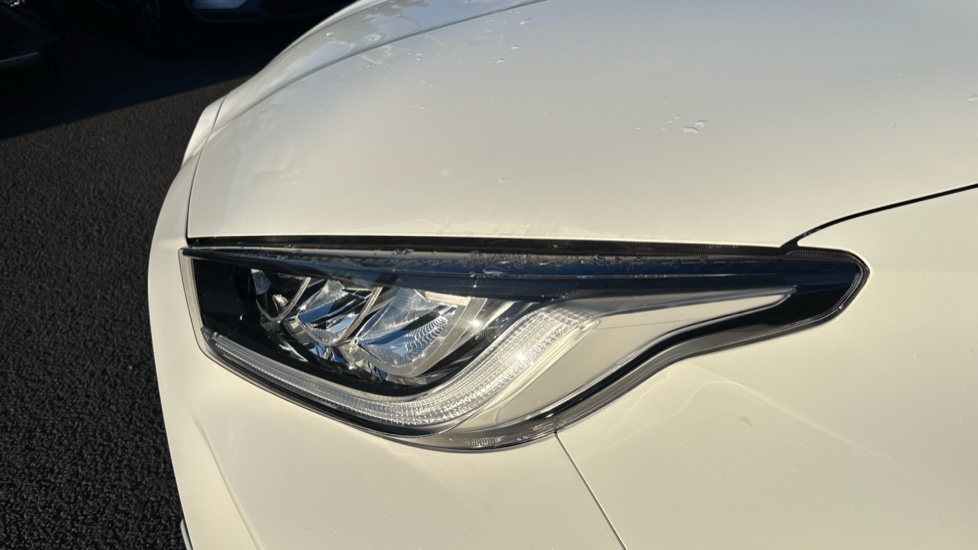 Toyota Yaris 1.5 Hybrid Design 5dr CVT Hybrid Hatchback - Image 20