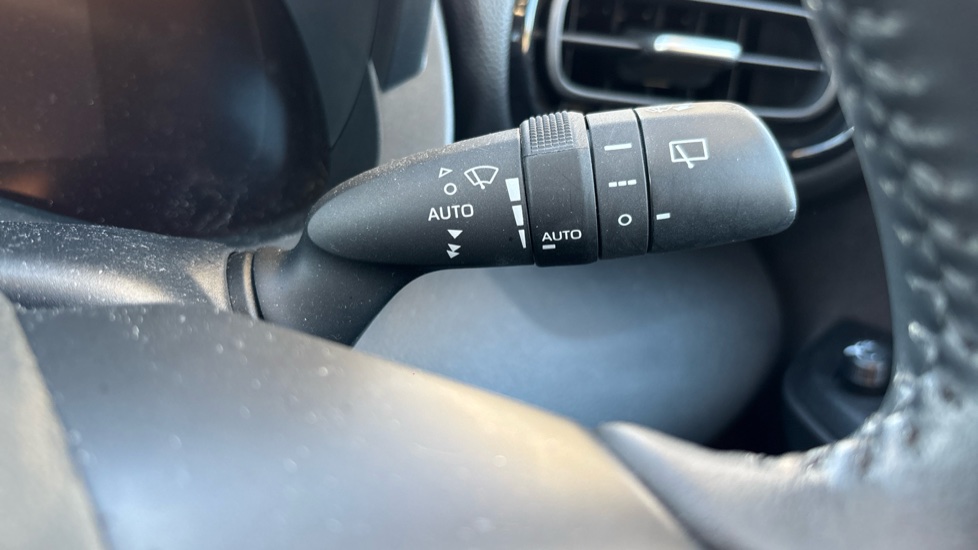 Toyota Yaris 1.5 Hybrid Design 5dr CVT Hybrid Hatchback - Image 31