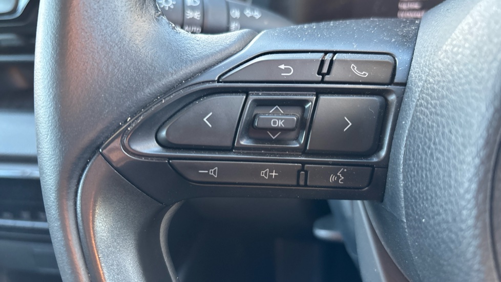 Toyota Yaris 1.5 Hybrid Design 5dr CVT Hybrid Hatchback - Image 33