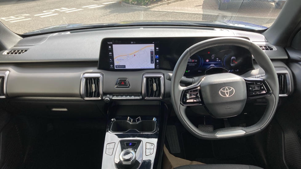 Toyota Urbancruiser 128kW Design 61kWh 5dr Auto Electric Estate - Image 6