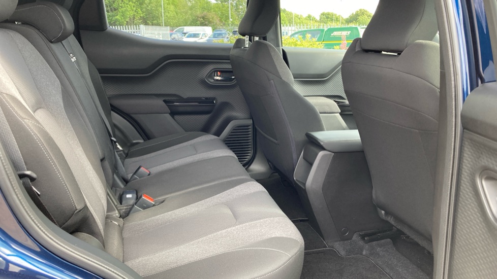 Toyota Urbancruiser 128kW Design 61kWh 5dr Auto Electric Estate - Image 8