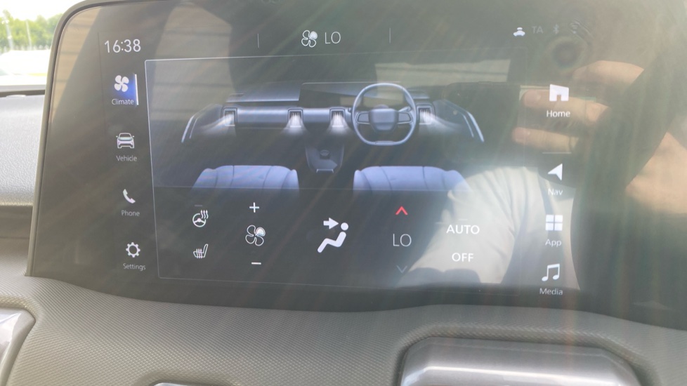 Toyota Urbancruiser 128kW Design 61kWh 5dr Auto Electric Estate - Image 36