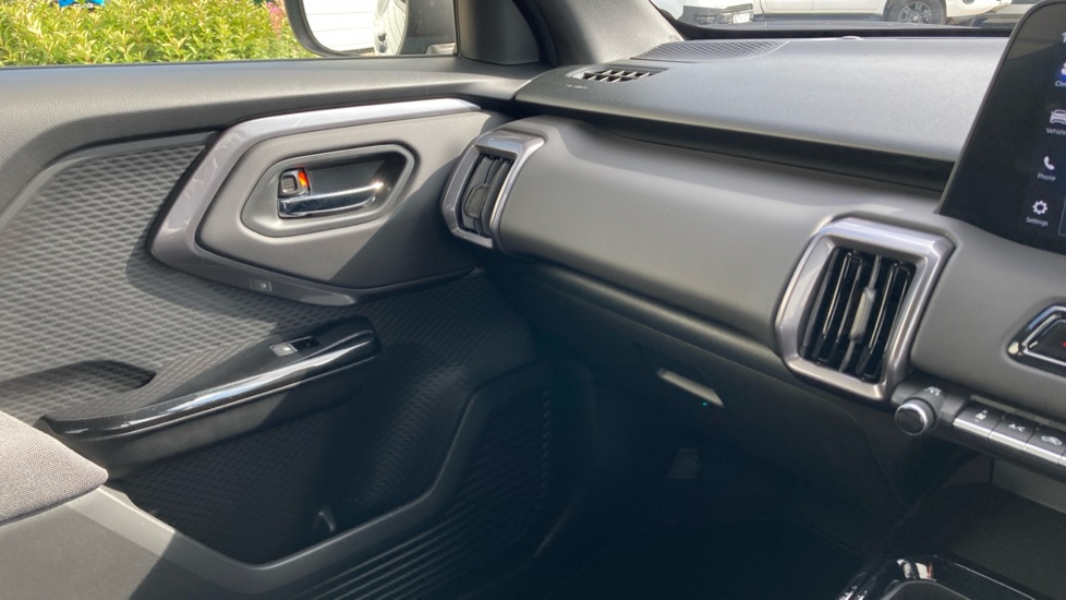 Toyota Urbancruiser 128kW Design 61kWh 5dr Auto Electric Estate - Image 42