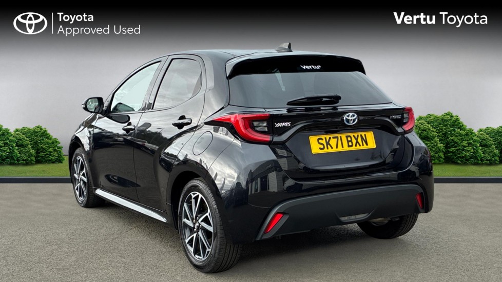 Toyota Yaris 1.5 Hybrid Design 5dr CVT Hybrid Hatchback - Image 4