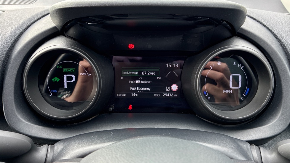 Toyota Yaris 1.5 Hybrid Design 5dr CVT Hybrid Hatchback - Image 11