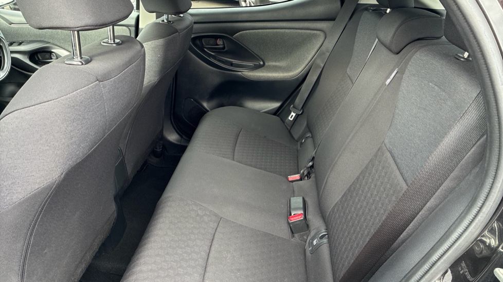 Toyota Yaris 1.5 Hybrid Design 5dr CVT Hybrid Hatchback - Image 15