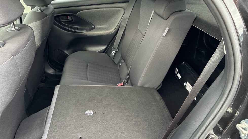 Toyota Yaris 1.5 Hybrid Design 5dr CVT Hybrid Hatchback - Image 18