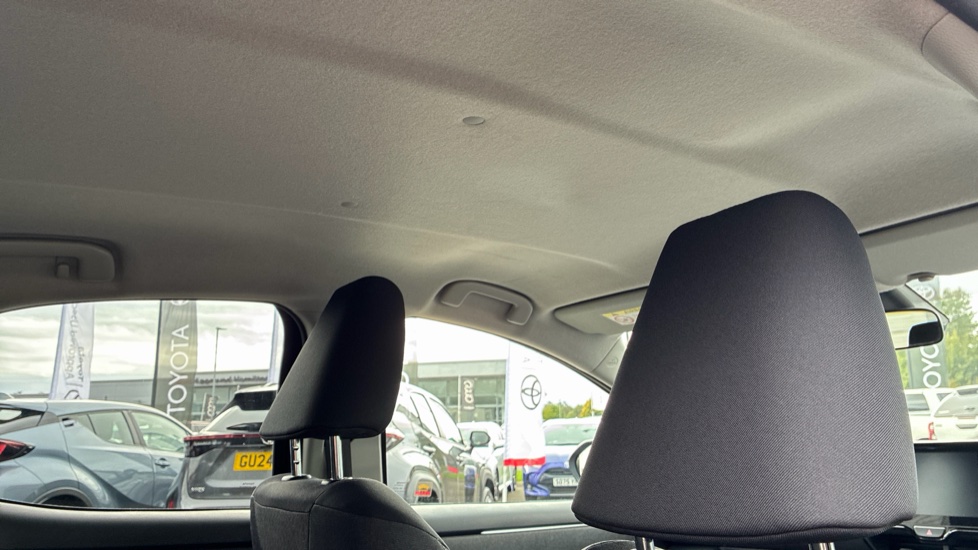 Toyota Yaris 1.5 Hybrid Design 5dr CVT Hybrid Hatchback - Image 19