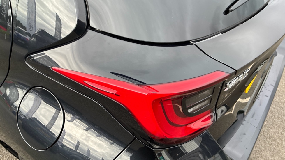 Toyota Yaris 1.5 Hybrid Design 5dr CVT Hybrid Hatchback - Image 21
