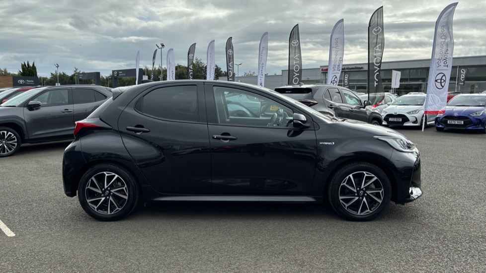 Toyota Yaris 1.5 Hybrid Design 5dr CVT Hybrid Hatchback - Image 23