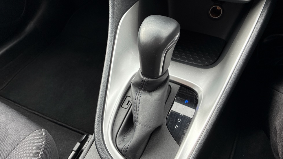 Toyota Yaris 1.5 Hybrid Design 5dr CVT Hybrid Hatchback - Image 30