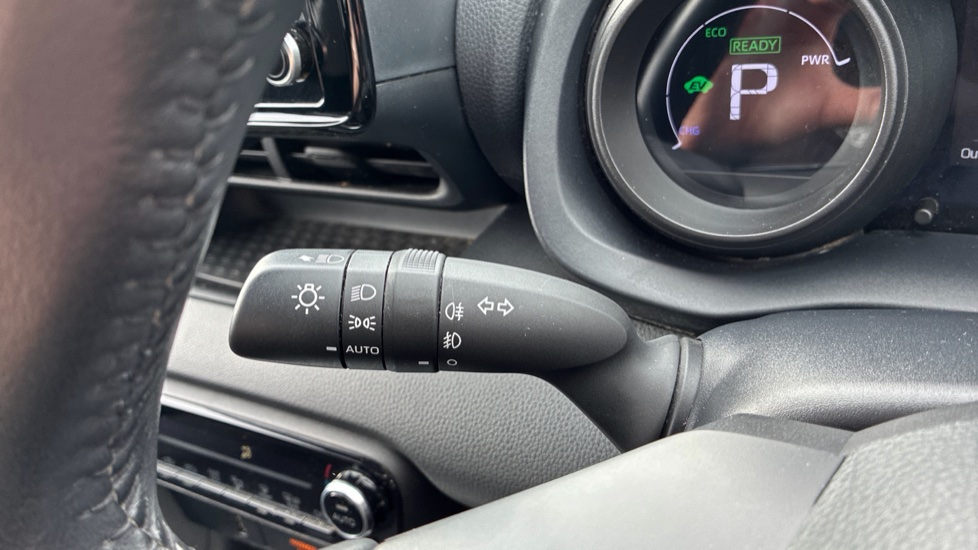 Toyota Yaris 1.5 Hybrid Design 5dr CVT Hybrid Hatchback - Image 34