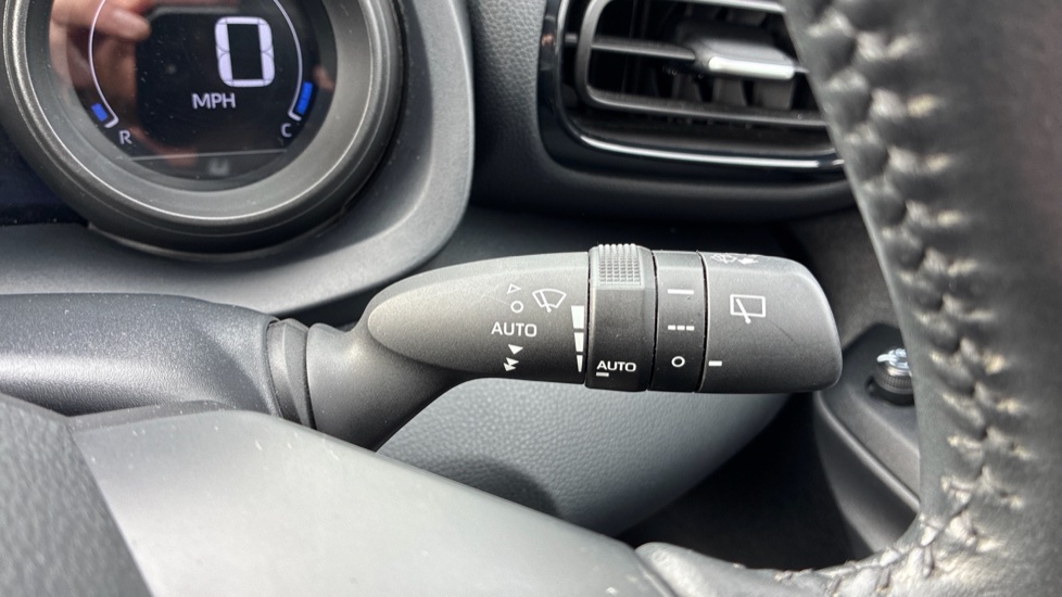 Toyota Yaris 1.5 Hybrid Design 5dr CVT Hybrid Hatchback - Image 35
