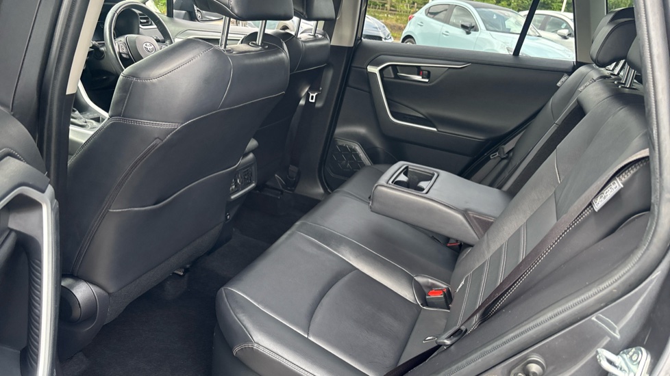 Toyota RAV4 2.5 VVT-i Hybrid Excel 5dr CVT [JBL] 2WD Hybrid Estate - Image 15