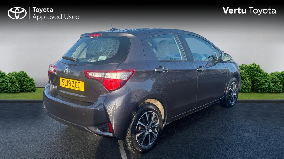 Toyota Yaris 1.5 VVT-i Icon Tech 5dr Petrol Hatchback - Image 2
