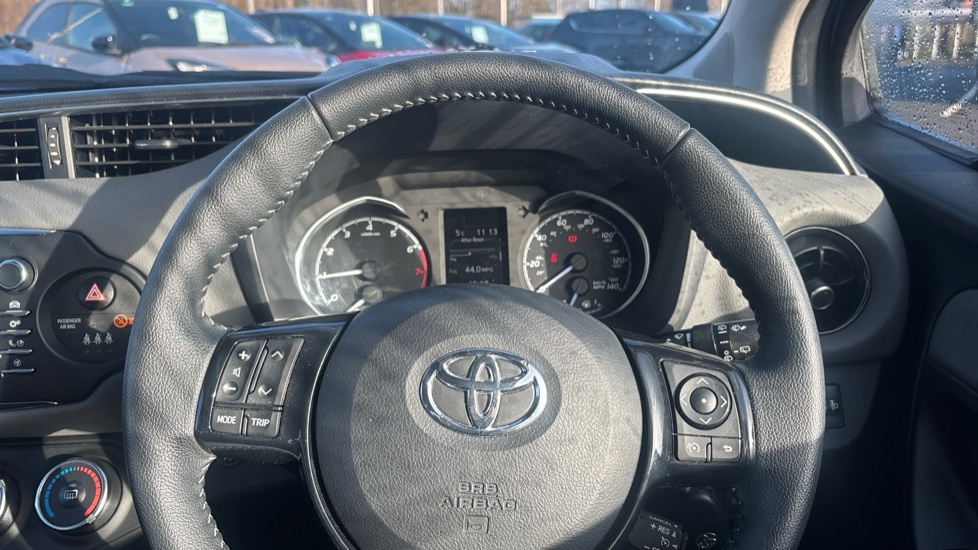 Toyota Yaris 1.5 VVT-i Icon Tech 5dr Petrol Hatchback - Image 8