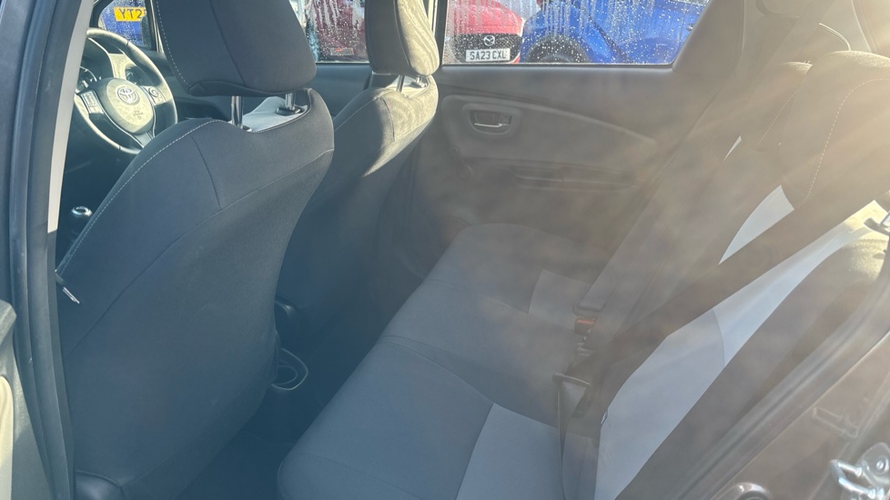 Toyota Yaris 1.5 VVT-i Icon Tech 5dr Petrol Hatchback - Image 13