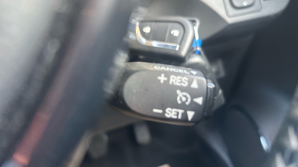 Toyota Yaris 1.5 VVT-i Icon Tech 5dr Petrol Hatchback - Image 30