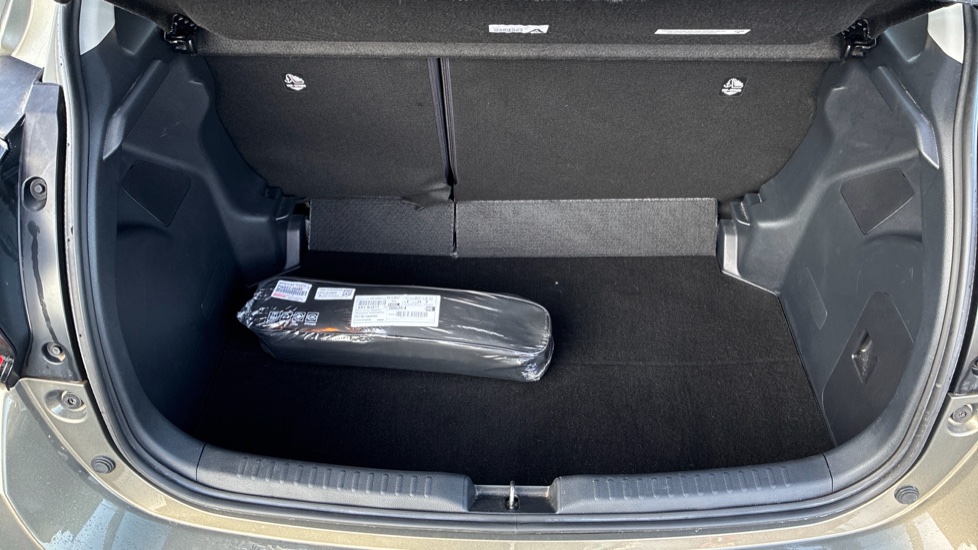 Toyota Yaris 1.5 Hybrid Icon 5dr CVT Hybrid Hatchback - Image 13