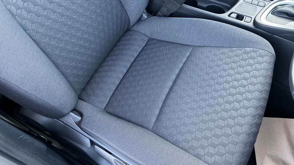Toyota Yaris 1.5 Hybrid Icon 5dr CVT Hybrid Hatchback - Image 17