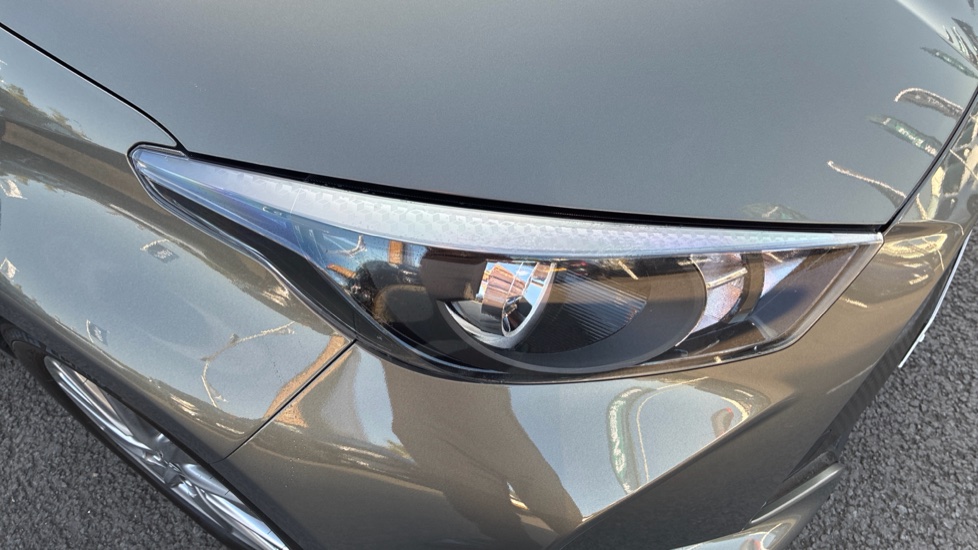 Toyota Yaris 1.5 Hybrid Icon 5dr CVT Hybrid Hatchback - Image 20