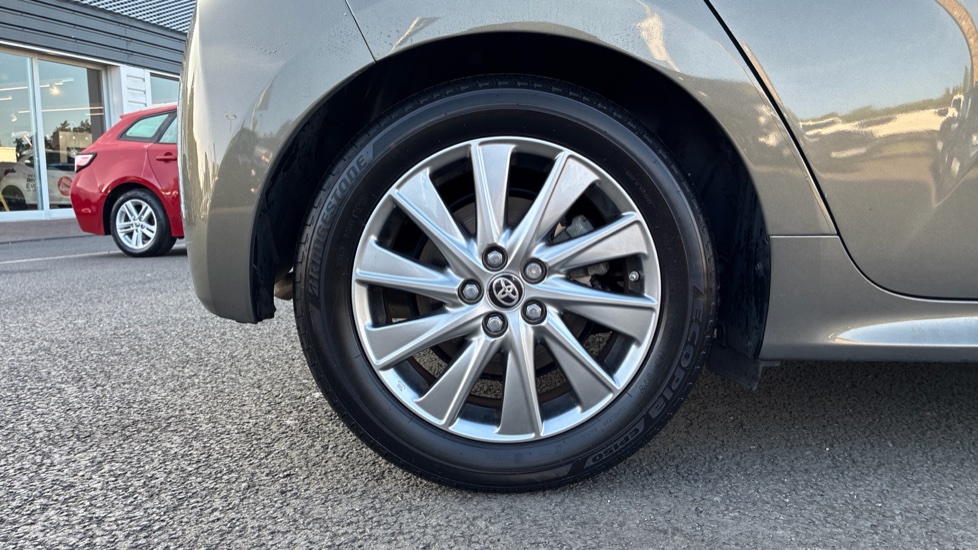 Toyota Yaris 1.5 Hybrid Icon 5dr CVT Hybrid Hatchback - Image 25