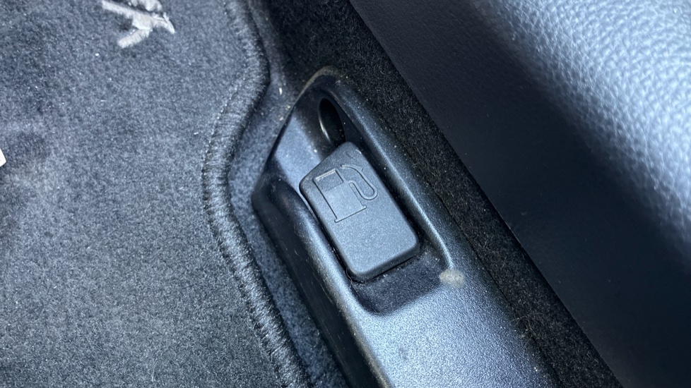 Toyota Yaris 1.5 Hybrid Icon 5dr CVT Hybrid Hatchback - Image 34