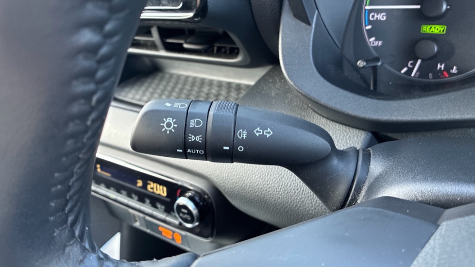Toyota Yaris 1.5 Hybrid Icon 5dr CVT Hybrid Hatchback - Image 35