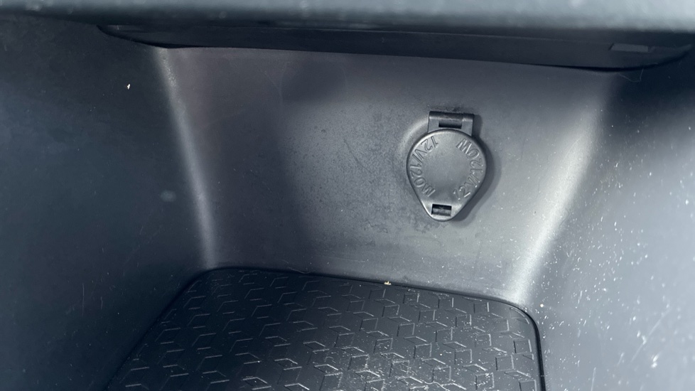 Toyota Yaris 1.5 Hybrid Icon 5dr CVT Hybrid Hatchback - Image 39