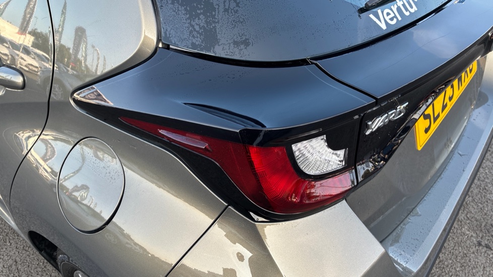 Toyota Yaris 1.5 Hybrid Icon 5dr CVT Hybrid Hatchback - Image 42
