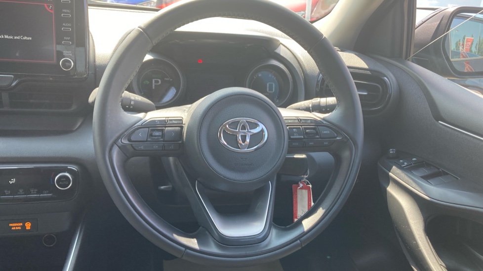Toyota Yaris 1.5 Hybrid Design 5dr CVT Hybrid Hatchback - Image 7