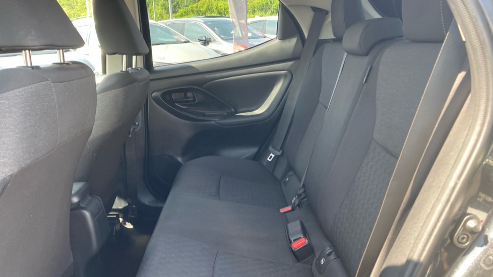 Toyota Yaris 1.5 Hybrid Design 5dr CVT Hybrid Hatchback - Image 8