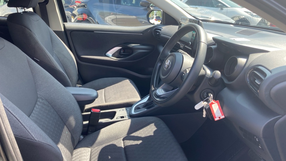 Toyota Yaris 1.5 Hybrid Design 5dr CVT Hybrid Hatchback - Image 12