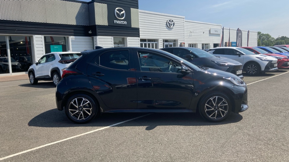 Toyota Yaris 1.5 Hybrid Design 5dr CVT Hybrid Hatchback - Image 23