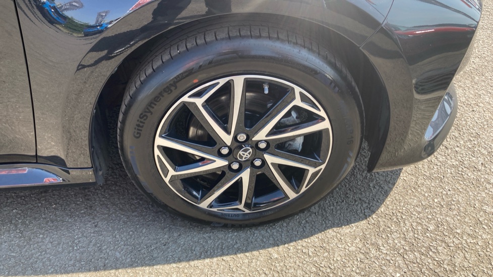 Toyota Yaris 1.5 Hybrid Design 5dr CVT Hybrid Hatchback - Image 32
