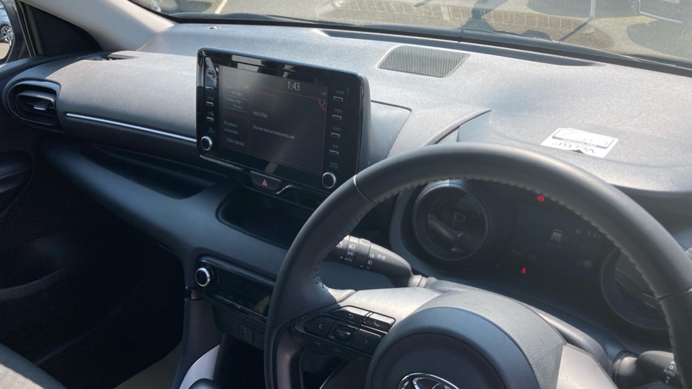 Toyota Yaris 1.5 Hybrid Design 5dr CVT Hybrid Hatchback - Image 38