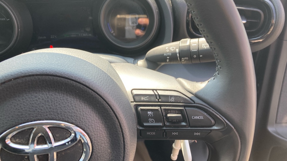 Toyota Yaris 1.5 Hybrid Design 5dr CVT Hybrid Hatchback - Image 44