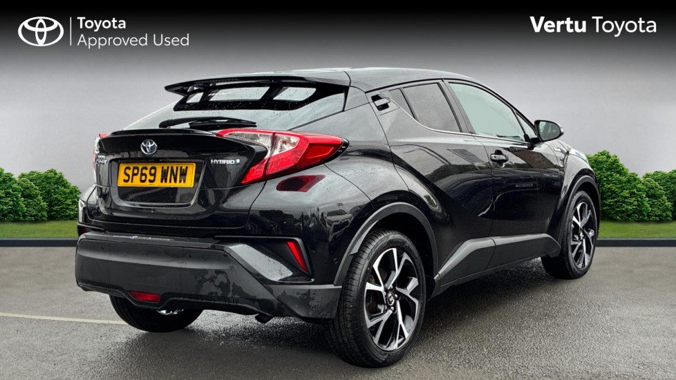 Toyota C-HR 1.8 Hybrid Design 5dr CVT Hybrid Hatchback - Image 2