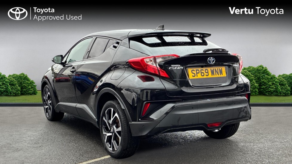 Toyota C-HR 1.8 Hybrid Design 5dr CVT Hybrid Hatchback - Image 4
