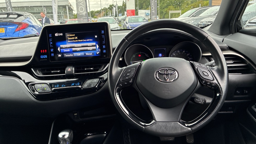Toyota C-HR 1.8 Hybrid Design 5dr CVT Hybrid Hatchback - Image 7