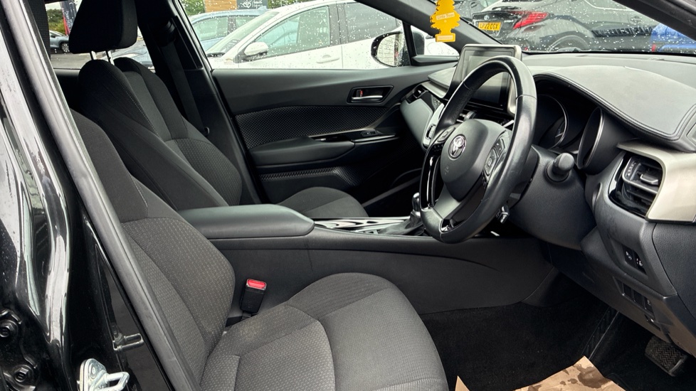 Toyota C-HR 1.8 Hybrid Design 5dr CVT Hybrid Hatchback - Image 12