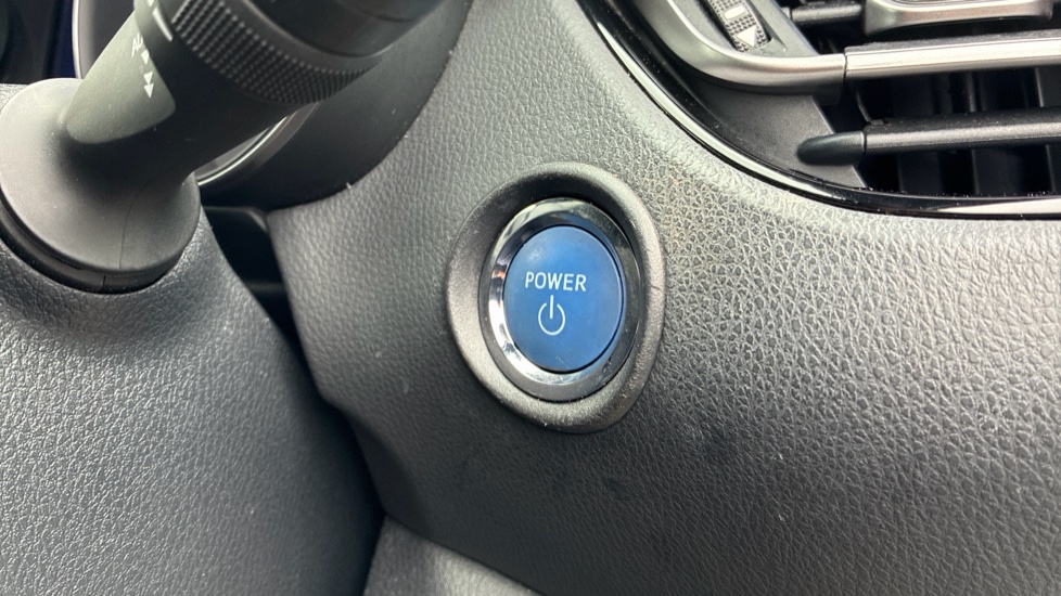 Toyota C-HR 1.8 Hybrid Design 5dr CVT Hybrid Hatchback - Image 16