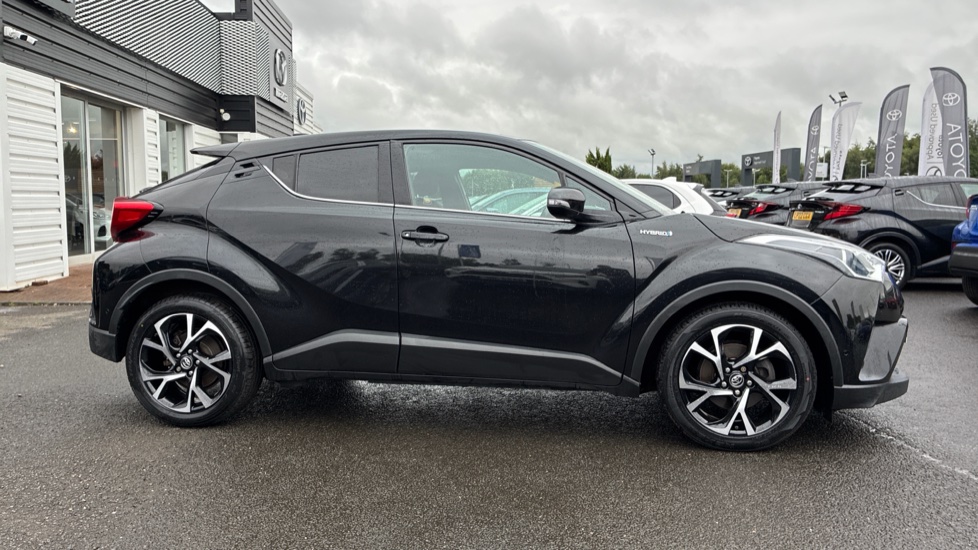 Toyota C-HR 1.8 Hybrid Design 5dr CVT Hybrid Hatchback - Image 23