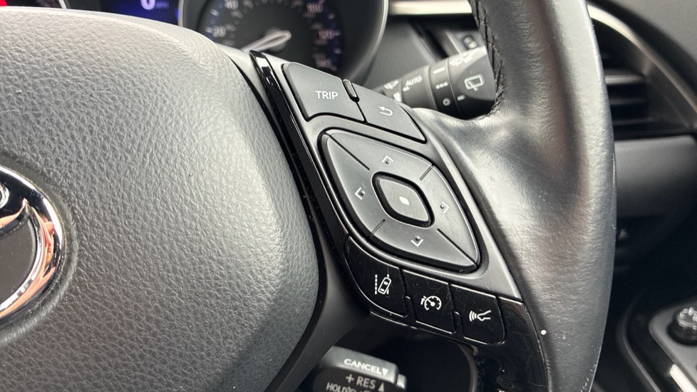 Toyota C-HR 1.8 Hybrid Design 5dr CVT Hybrid Hatchback - Image 31