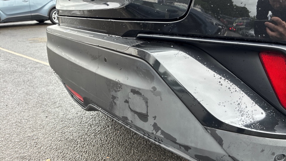 Toyota C-HR 1.8 Hybrid Design 5dr CVT Hybrid Hatchback - Image 33