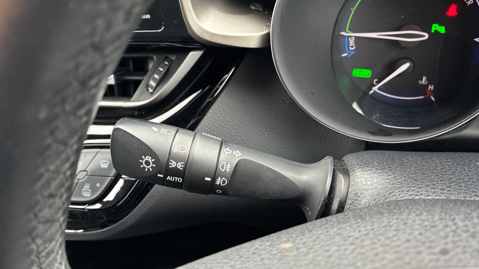 Toyota C-HR 1.8 Hybrid Design 5dr CVT Hybrid Hatchback - Image 34